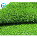 Alfombra de césped artificial verde barata de fábrica de césped artificial de Qinge con jardinería de césped artificial de buena calidad y venta caliente